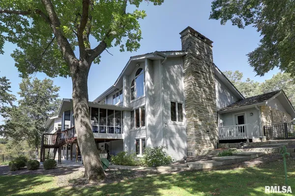 $695,500 | 100 South Quail Walk Road, Macomb, IL 61455