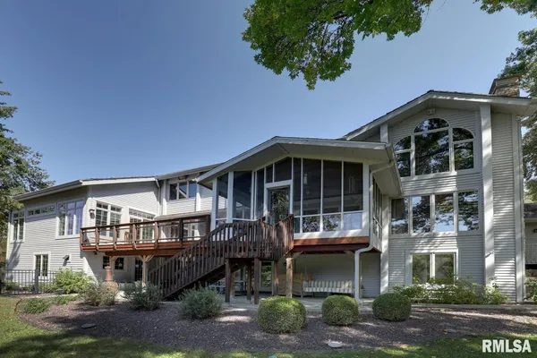 $695,500 | 100 South Quail Walk Road, Macomb, IL 61455