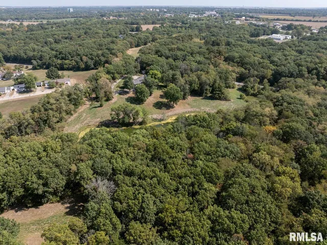 $695,500 | 100 South Quail Walk Road, Macomb, IL 61455