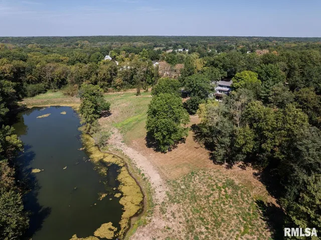 $695,500 | 100 South Quail Walk Road, Macomb, IL 61455