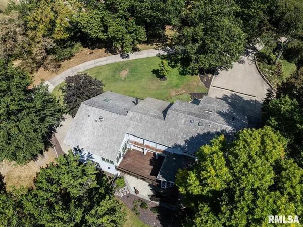 $695,500 | 100 South Quail Walk Road, Macomb, IL 61455