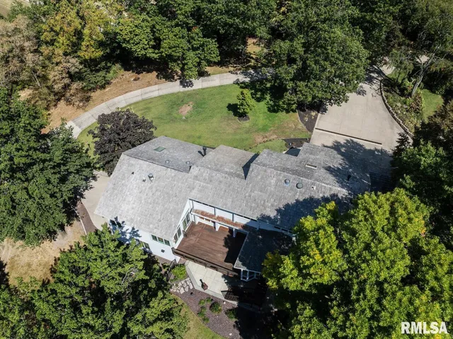 $695,500 | 100 South Quail Walk Road, Macomb, IL 61455