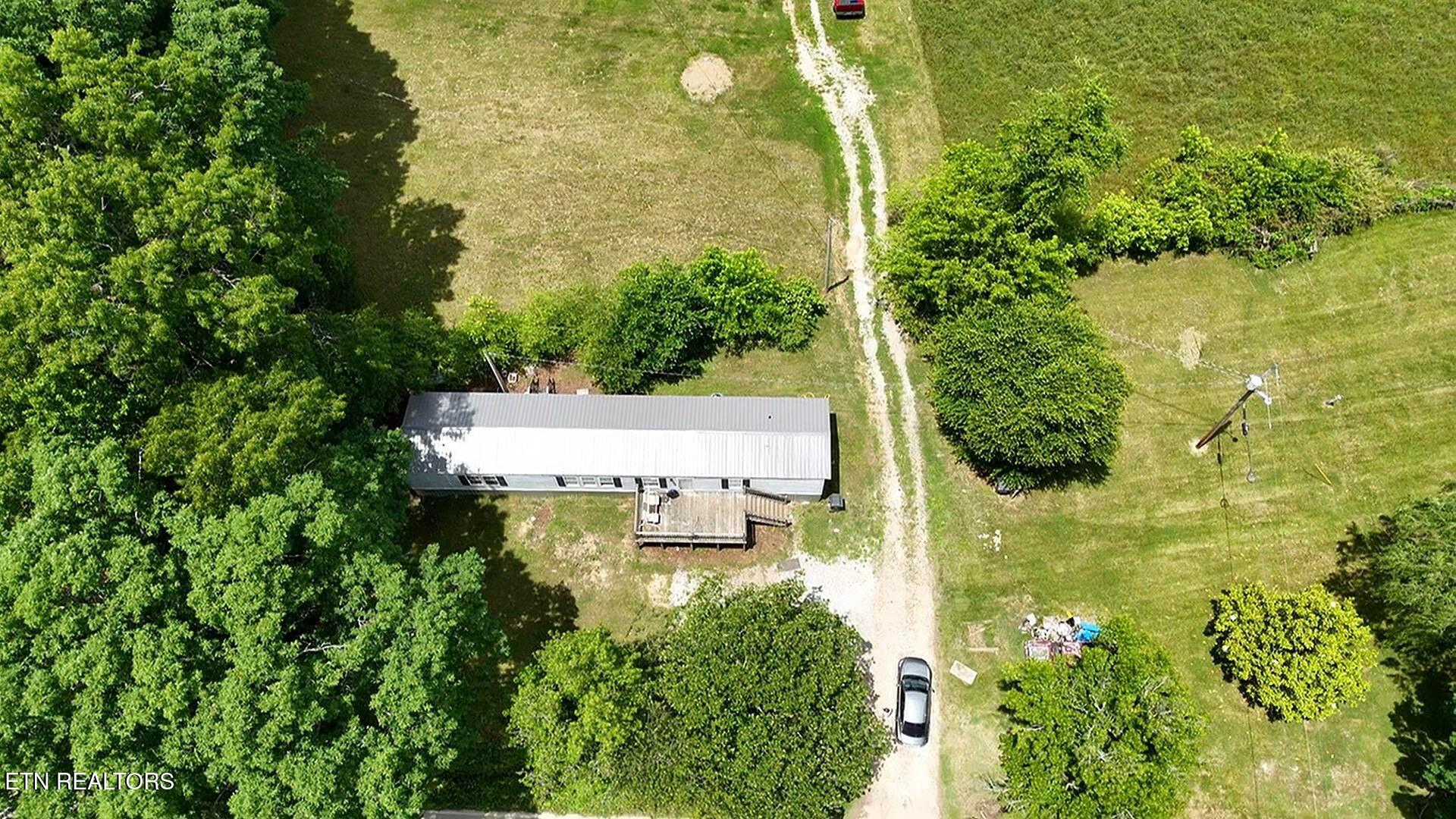 647 West Robbins Road Robbins, TN 37852 - Photo 2 of 35 8wrd