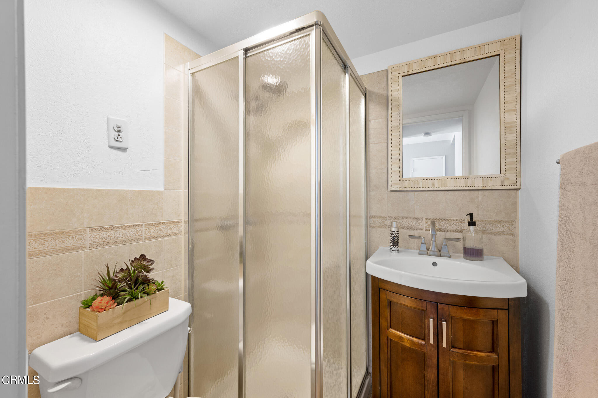 2041 Windsor Circle Duarte, CA 91010 - Photo 18 of 19 a bathroom with a sink and a mirror