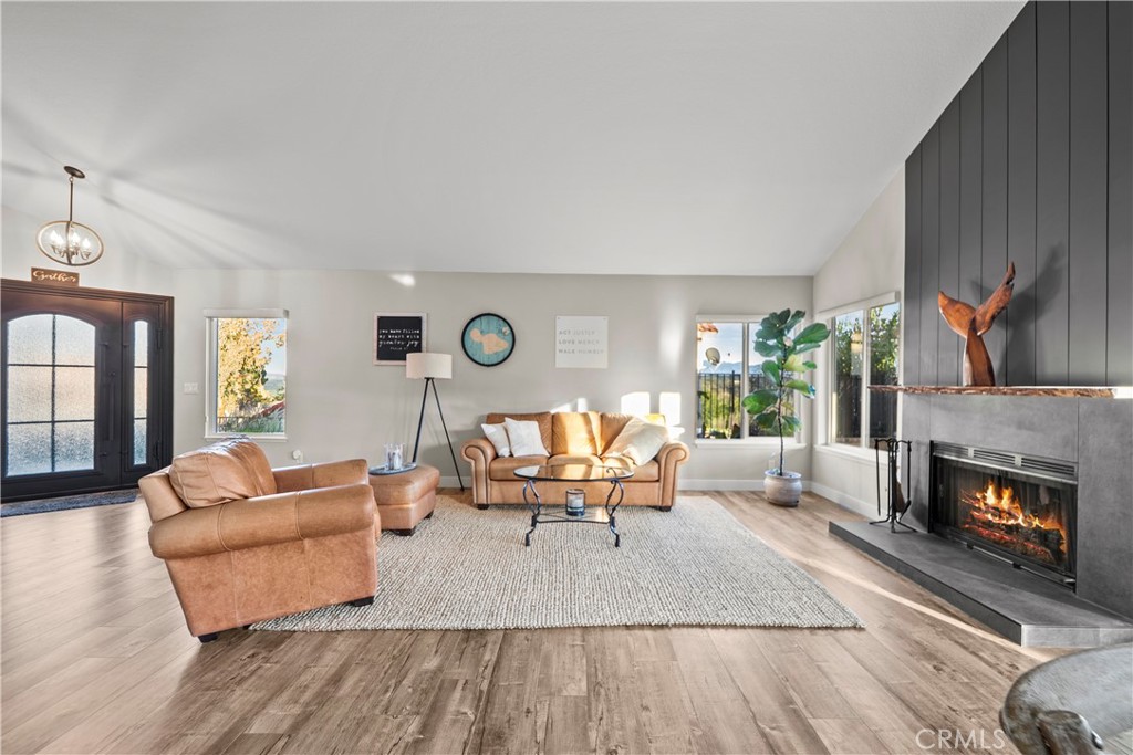 24638 Sagecrest Circle Stevenson Ranch, CA 91381 - Photo 4 of 38