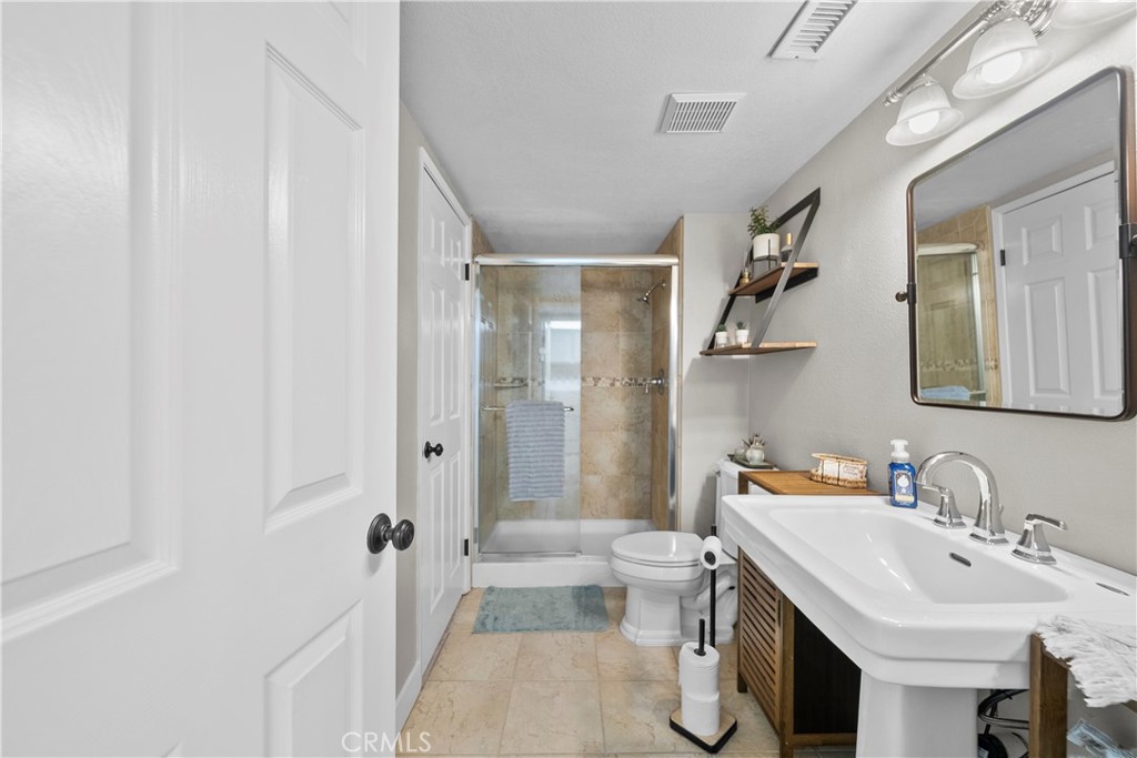 24638 Sagecrest Circle Stevenson Ranch, CA 91381 - Photo 7 of 38