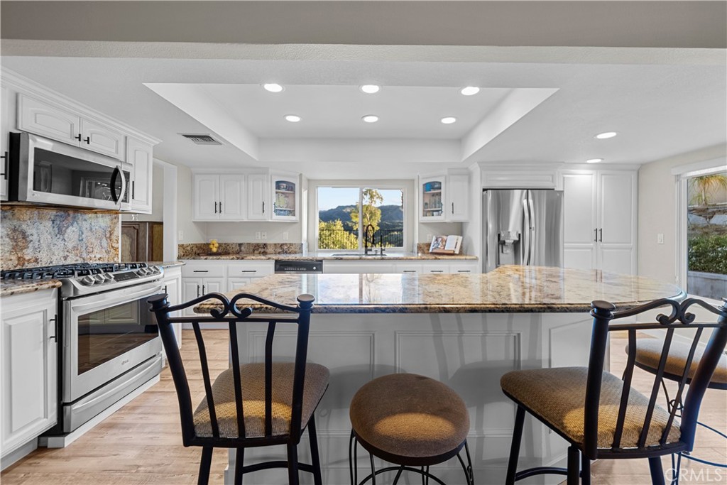 24638 Sagecrest Circle Stevenson Ranch, CA 91381 - Photo 10 of 38