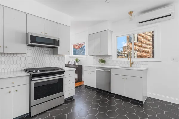 $6,500 | 420 Wayland Avenue, Providence, RI 02906
