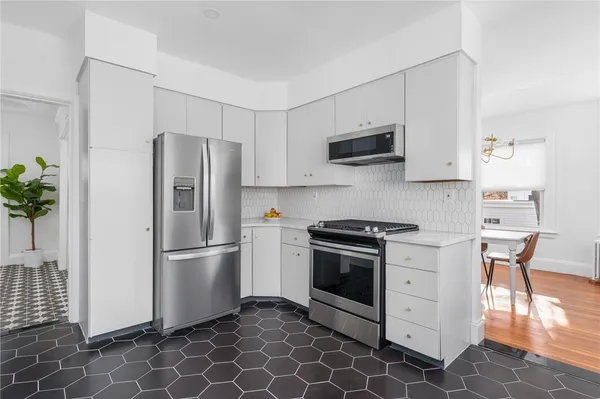 $6,500 | 420 Wayland Avenue, Providence, RI 02906