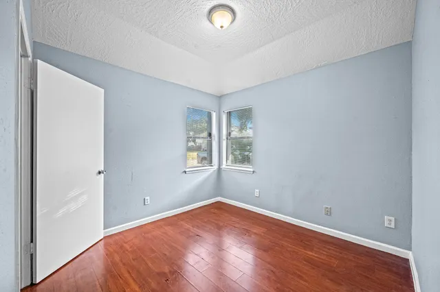 $1,800 | 11059 Landsbury Circle, Houston, TX 77099