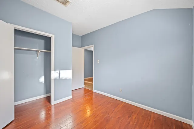 $1,800 | 11059 Landsbury Circle, Houston, TX 77099