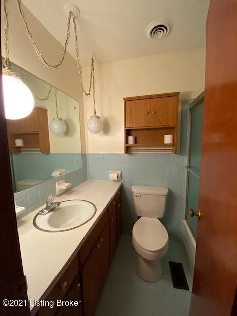 6318 Peonia Road Clarkson, KY 42726 - Photo 11 of 28 bathroom 2