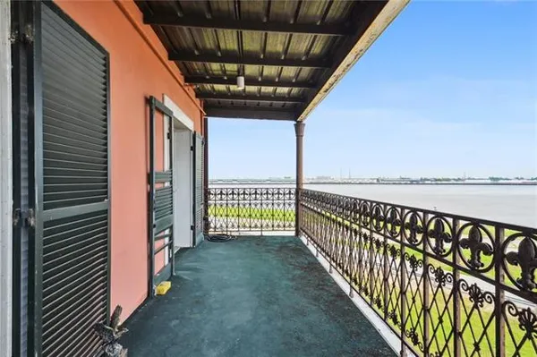 $350,000 | 330 Morgan Street, Unit 406, New Orleans, LA 70114