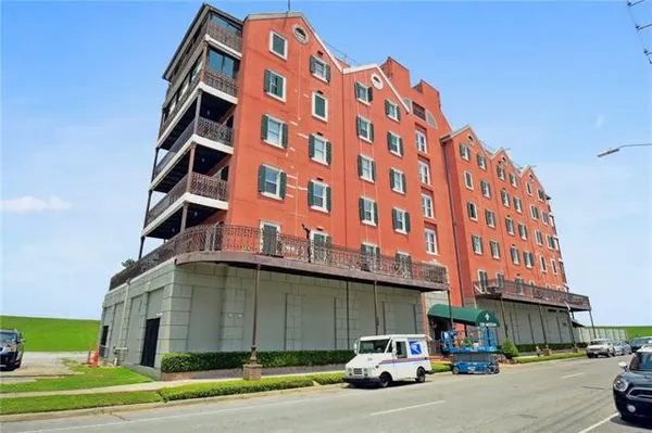 $350,000 | 330 Morgan Street, Unit 406, New Orleans, LA 70114