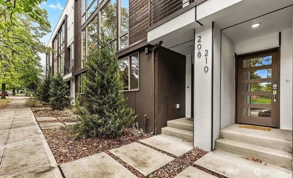 $785,000 | 210 20th Avenue South, Seattle, WA 98144