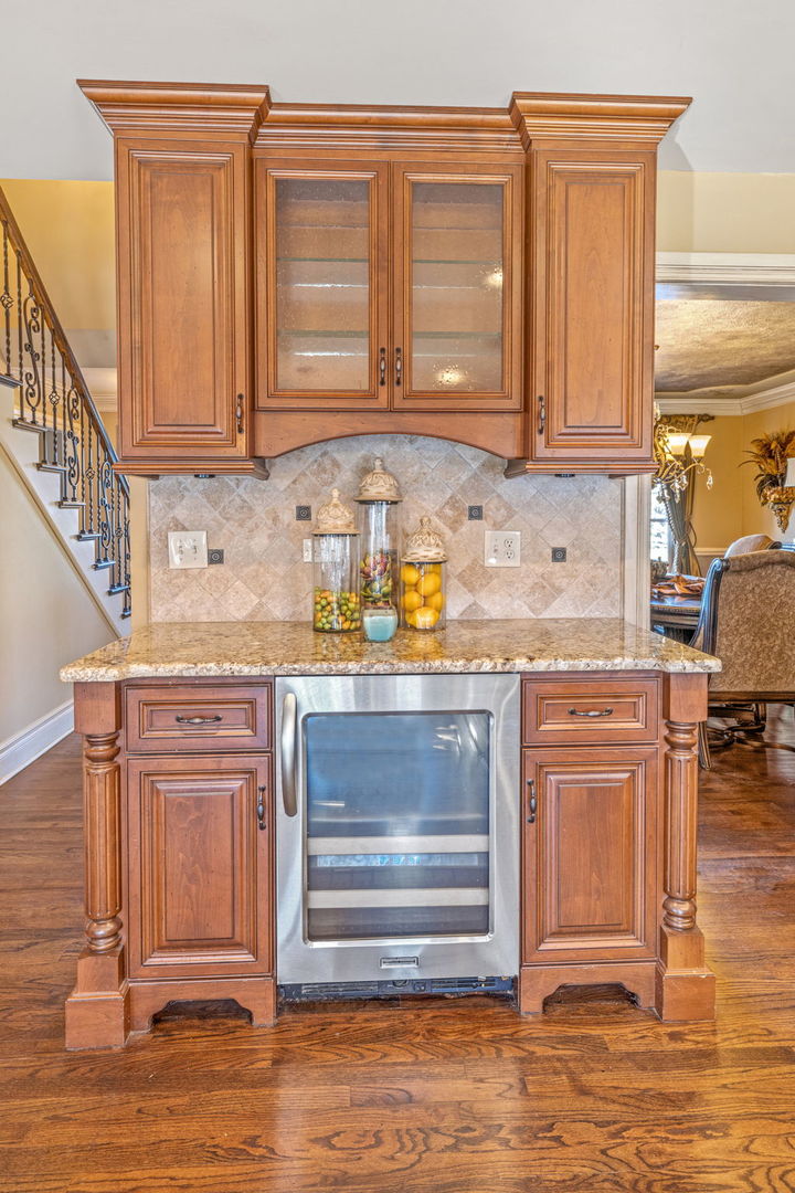 2328 High Meadow Road Naperville, IL 60564 - Photo 9 of 37