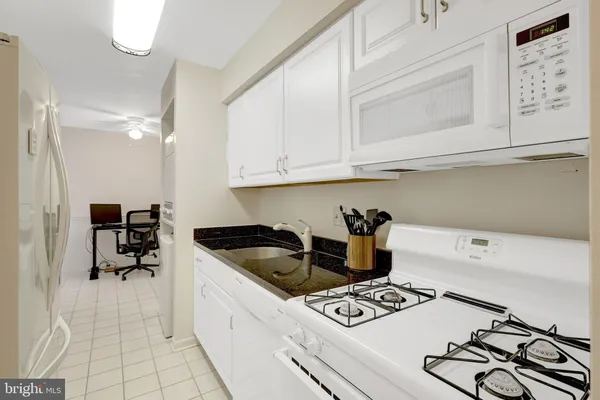 $250,000 | 11260 Chestnut Grove Square, Unit 139, Reston, VA 20190
