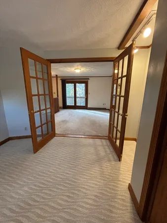 $3,100 | 97-99 Roffee Street, Unit 1, Barrington, RI 02806