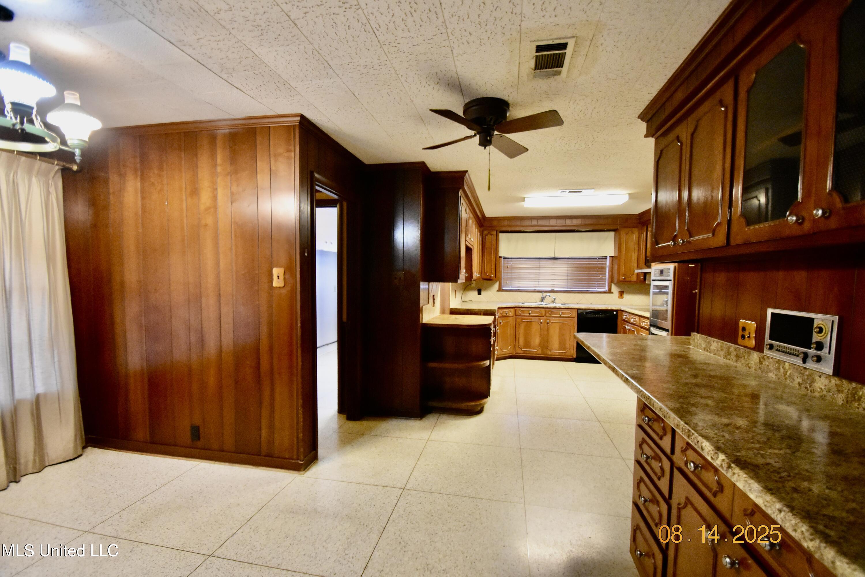 503 East Park Avenue Greenwood, MS 38930 - Photo 12 of 28 DSC_1341