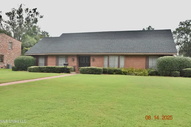 $340,000 | 503 East Park Avenue, Greenwood, MS 38930