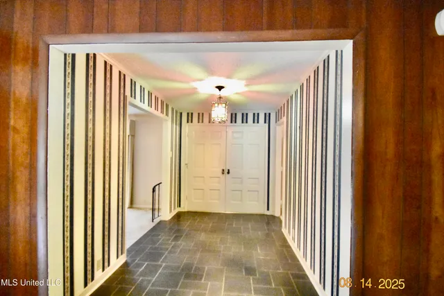 $340,000 | 503 East Park Avenue, Greenwood, MS 38930