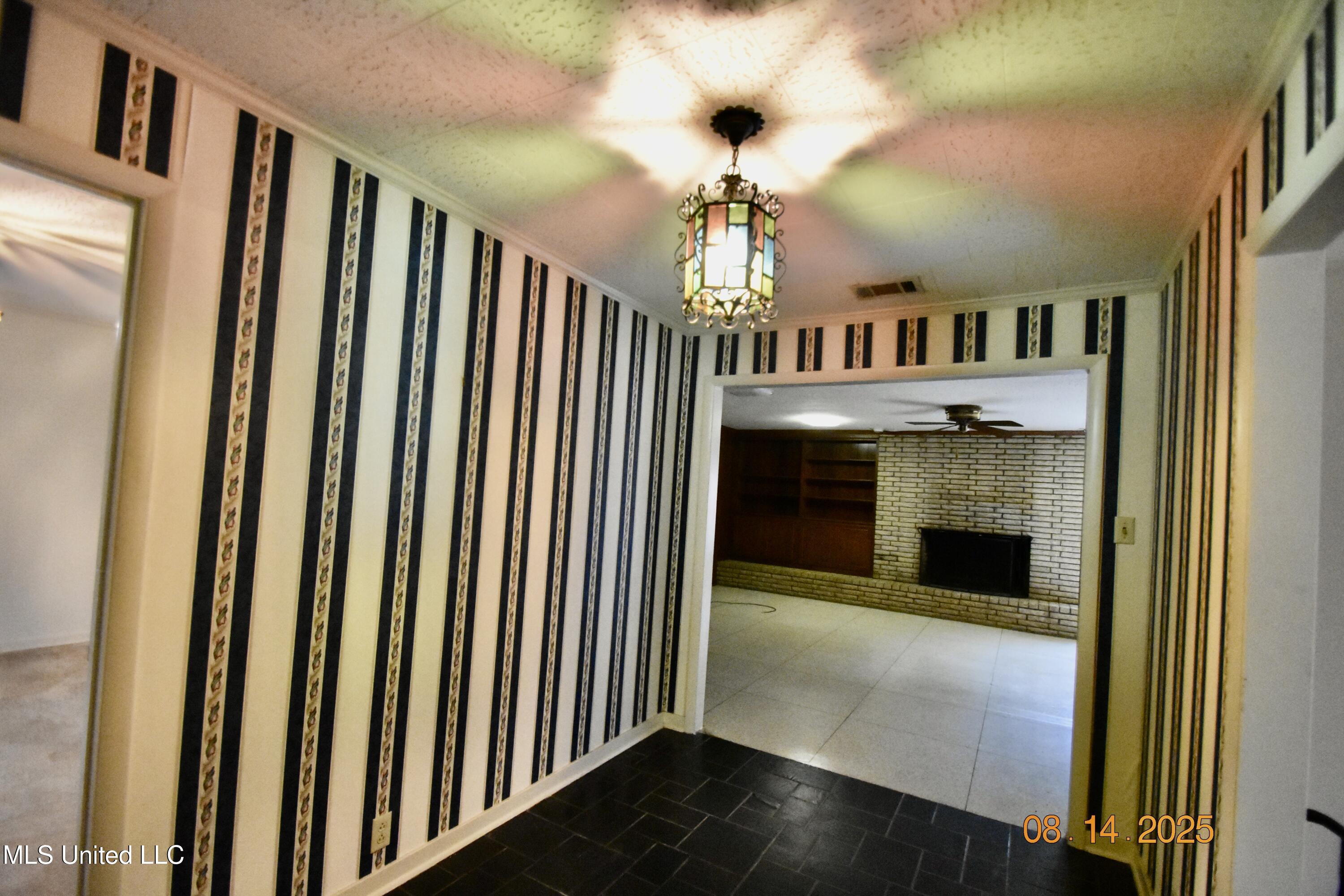 503 East Park Avenue Greenwood, MS 38930 - Photo 5 of 28 DSC_1348