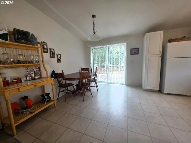 $285,000 | 18 South Appleman Road, Tygh Valley, OR 97063