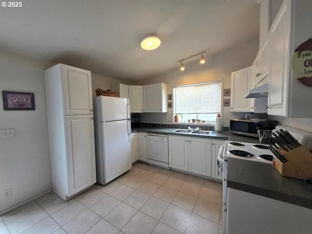 $285,000 | 18 South Appleman Road, Tygh Valley, OR 97063