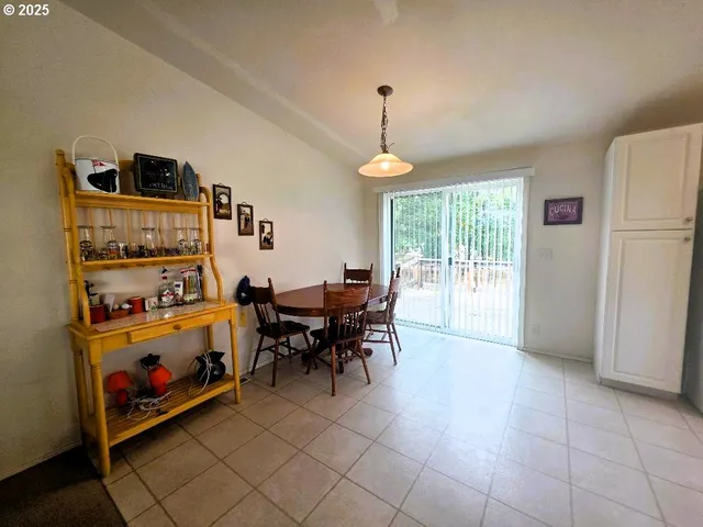 $285,000 | 18 South Appleman Road, Tygh Valley, OR 97063