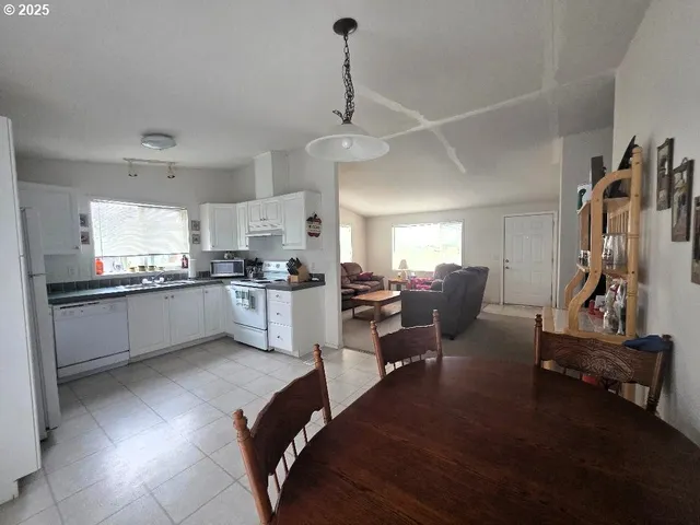 $285,000 | 18 South Appleman Road, Tygh Valley, OR 97063