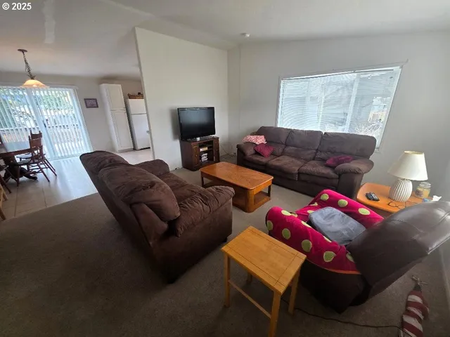 $285,000 | 18 South Appleman Road, Tygh Valley, OR 97063