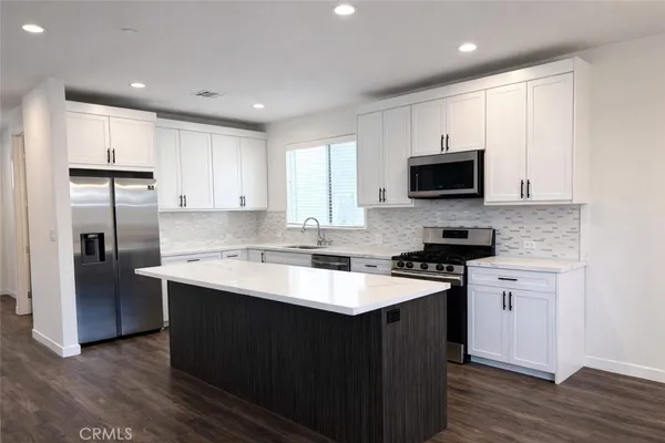 $5,490 | 7105 Dylan Court, Reseda, CA 91335