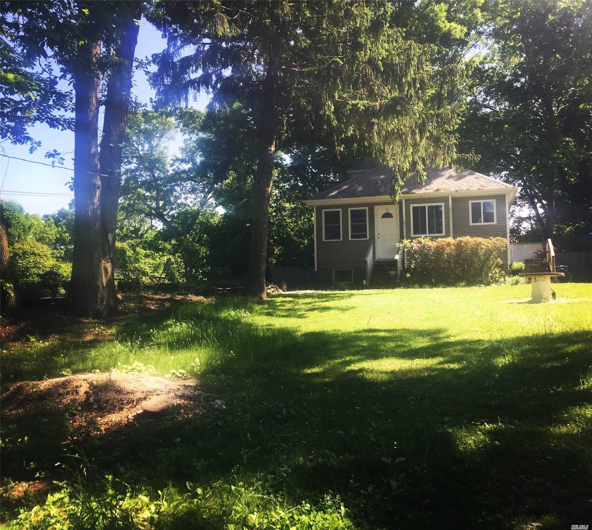 14 Yeoman Road Rocky Point, NY 11778 - Photo 2 of 18