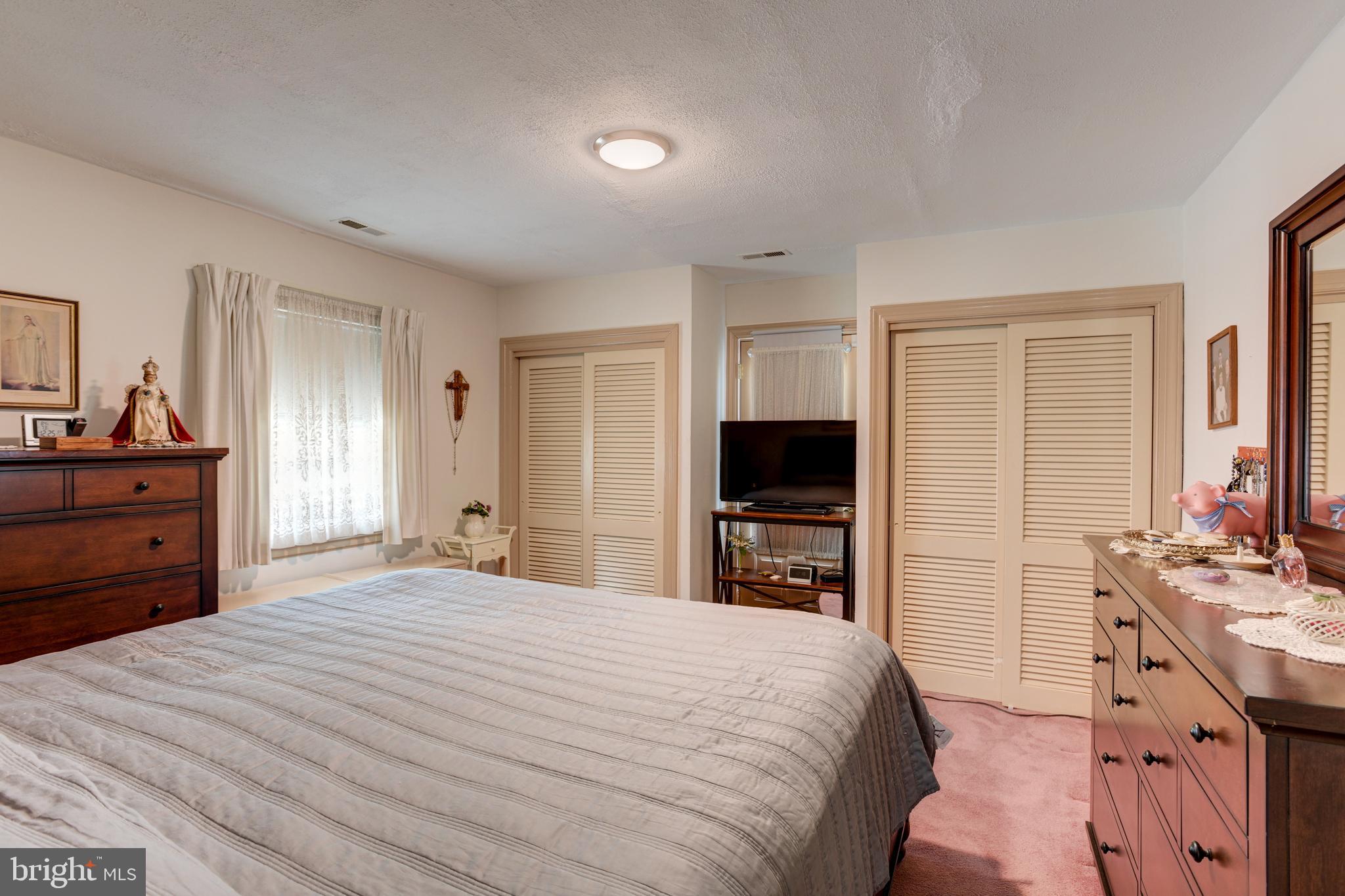 611 Kingston Road Baltimore, MD 21212 - Photo 20 of 44 Primary bedroom with 2 closets