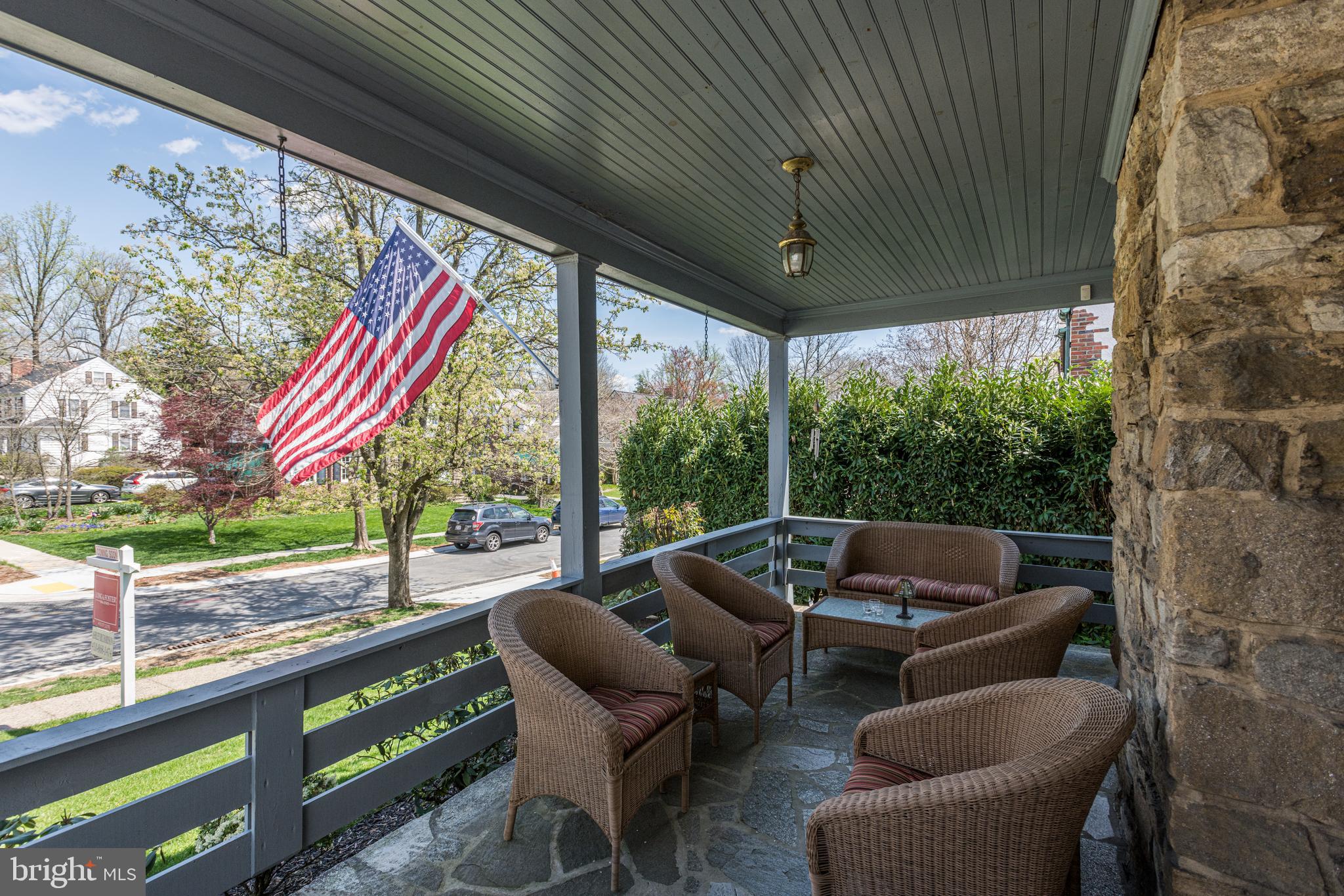 611 Kingston Road Baltimore, MD 21212 - Photo 37 of 44 Front porch