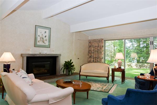 214 Farm Road Sherborn, MA 01770 - Photo 4 of 13 Gallery Image 4
