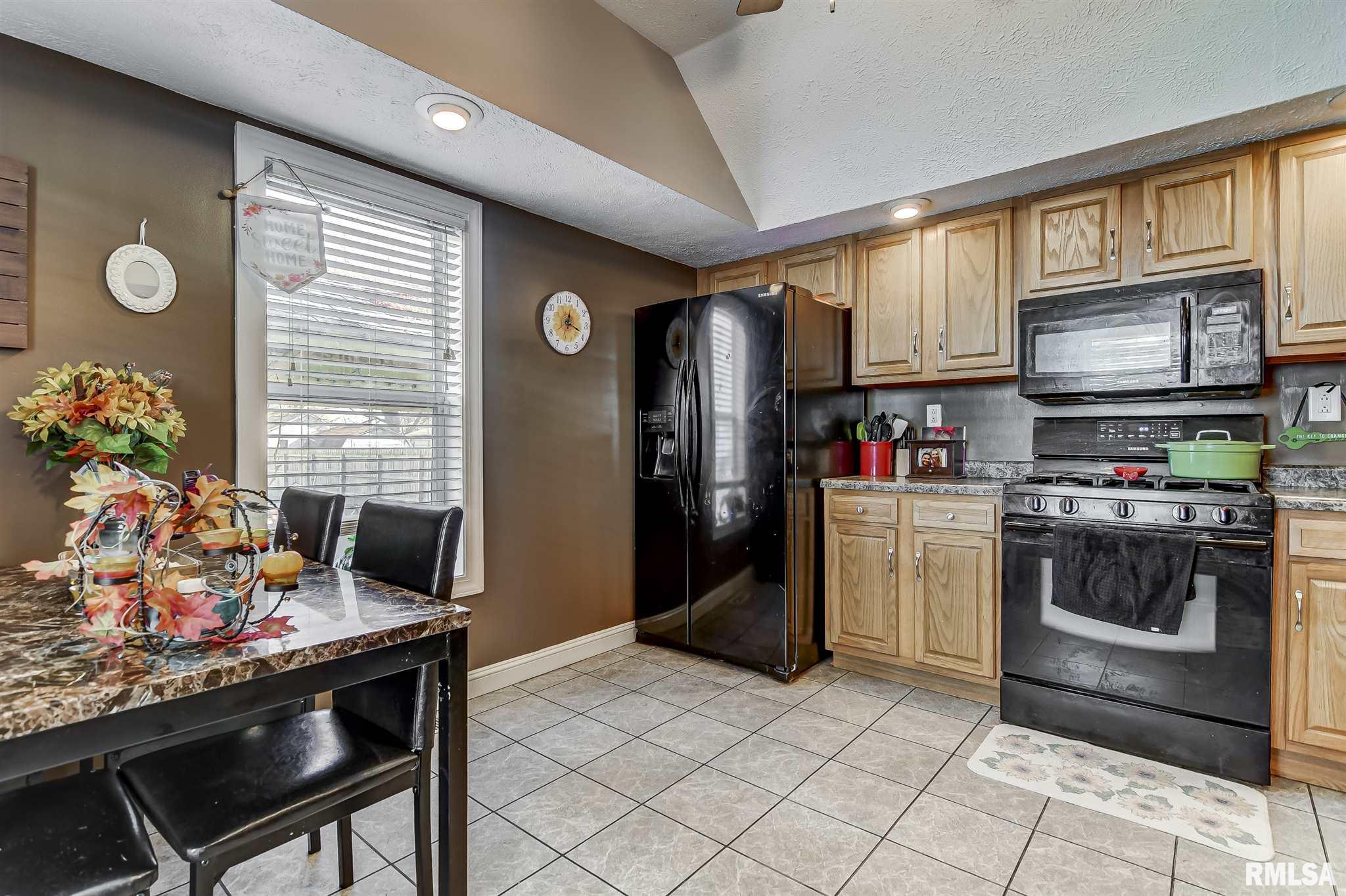 952 North 19th Street Springfield, IL 62702 - Photo 8 of 22