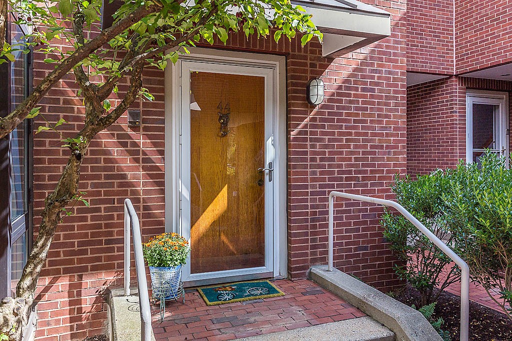 44 Shipway Place, Unit 44 Boston, MA 02129 - Photo 4 of 22