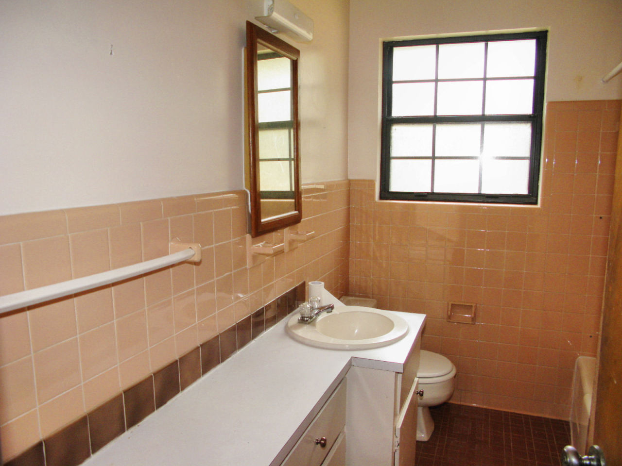 2427 Holly Point Road East Orange Park, FL 32073 - Photo 12 of 16 Bathroom 2