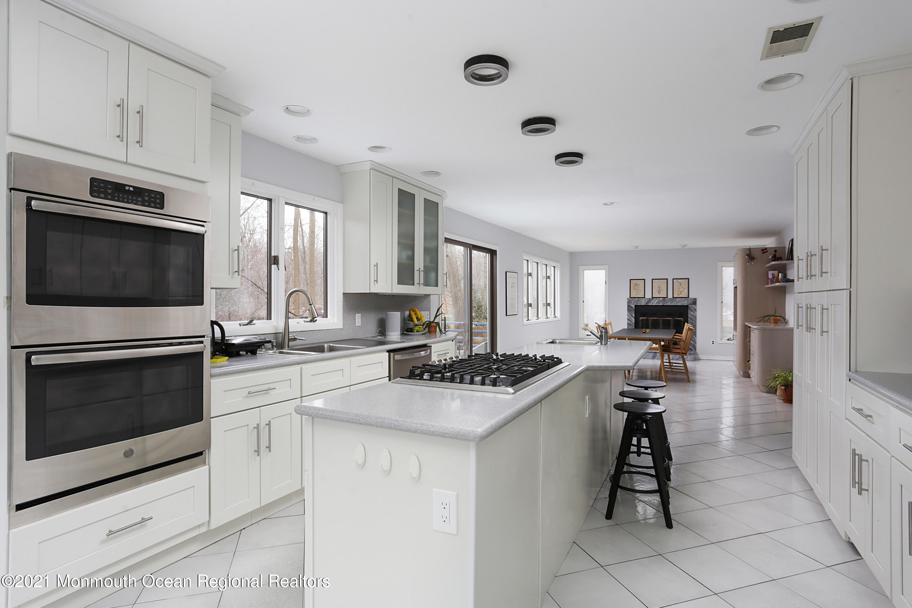 25 Laurel Brook Road Lincroft, NJ 07738 - Photo 17 of 35 IMG_0554
