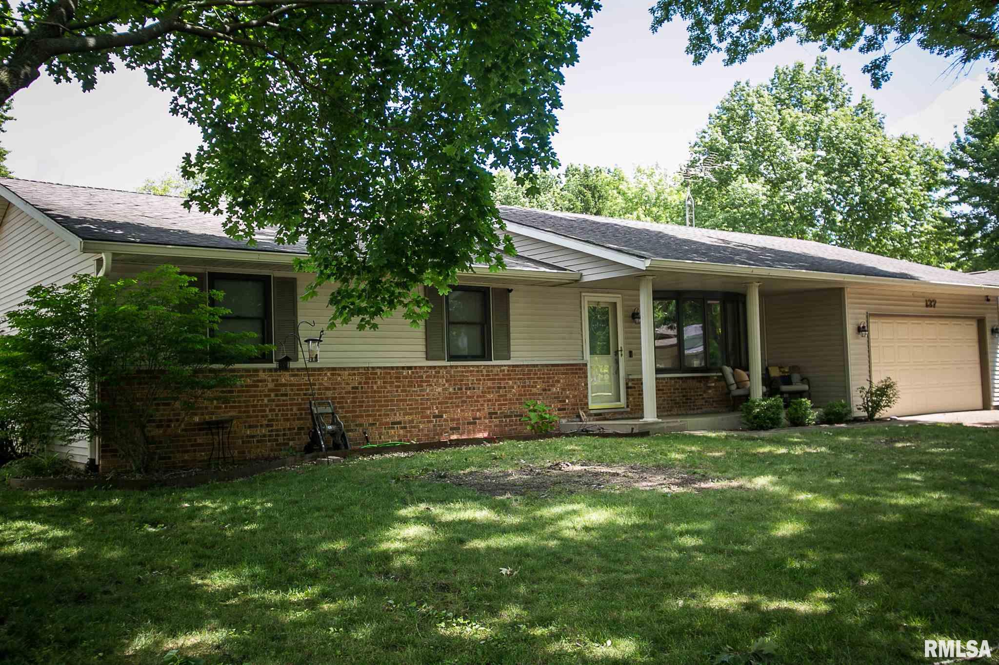 137 Basswood Road Springfield, IL 62712 - Photo 2 of 24