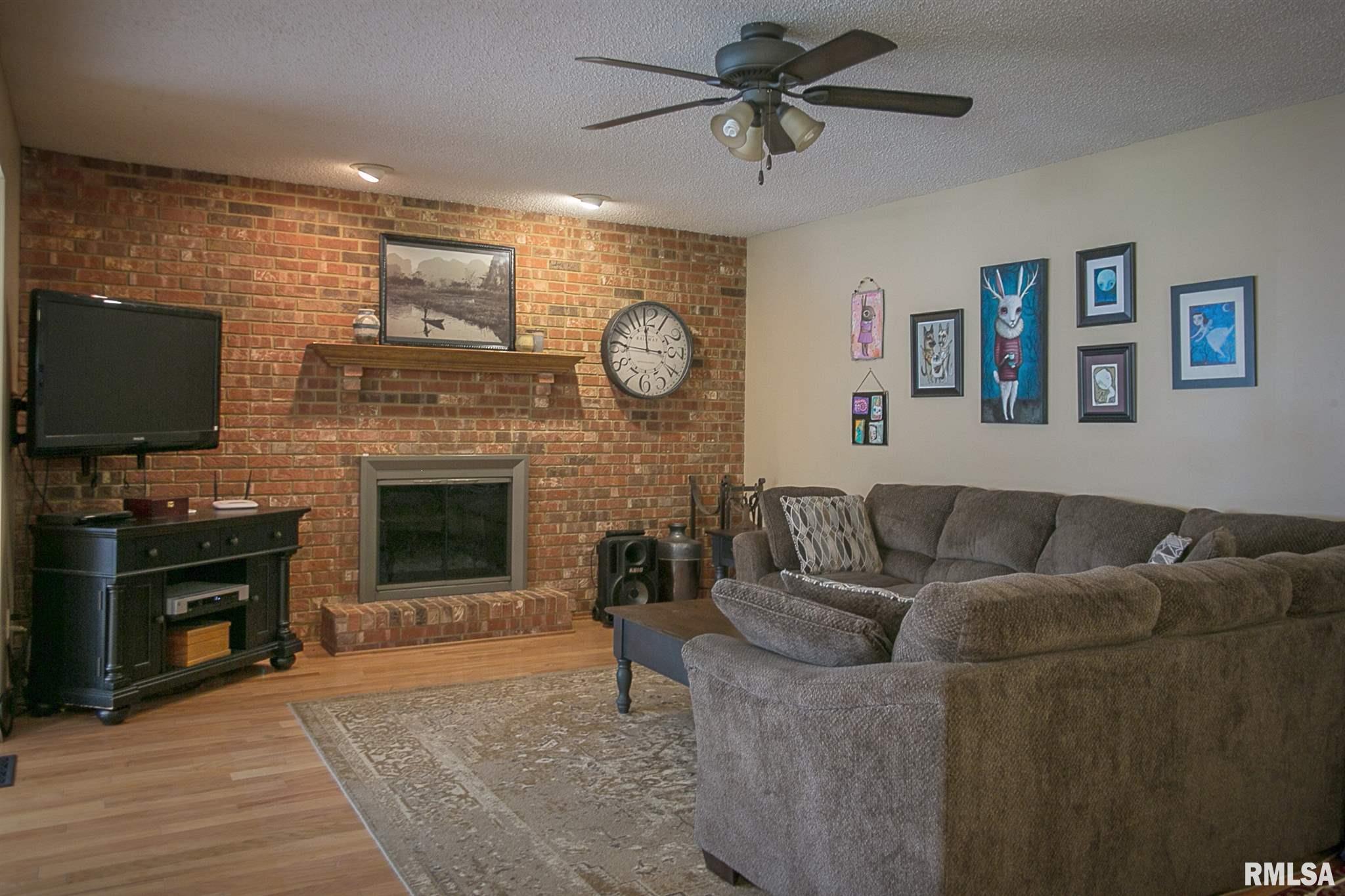 137 Basswood Road Springfield, IL 62712 - Photo 4 of 24