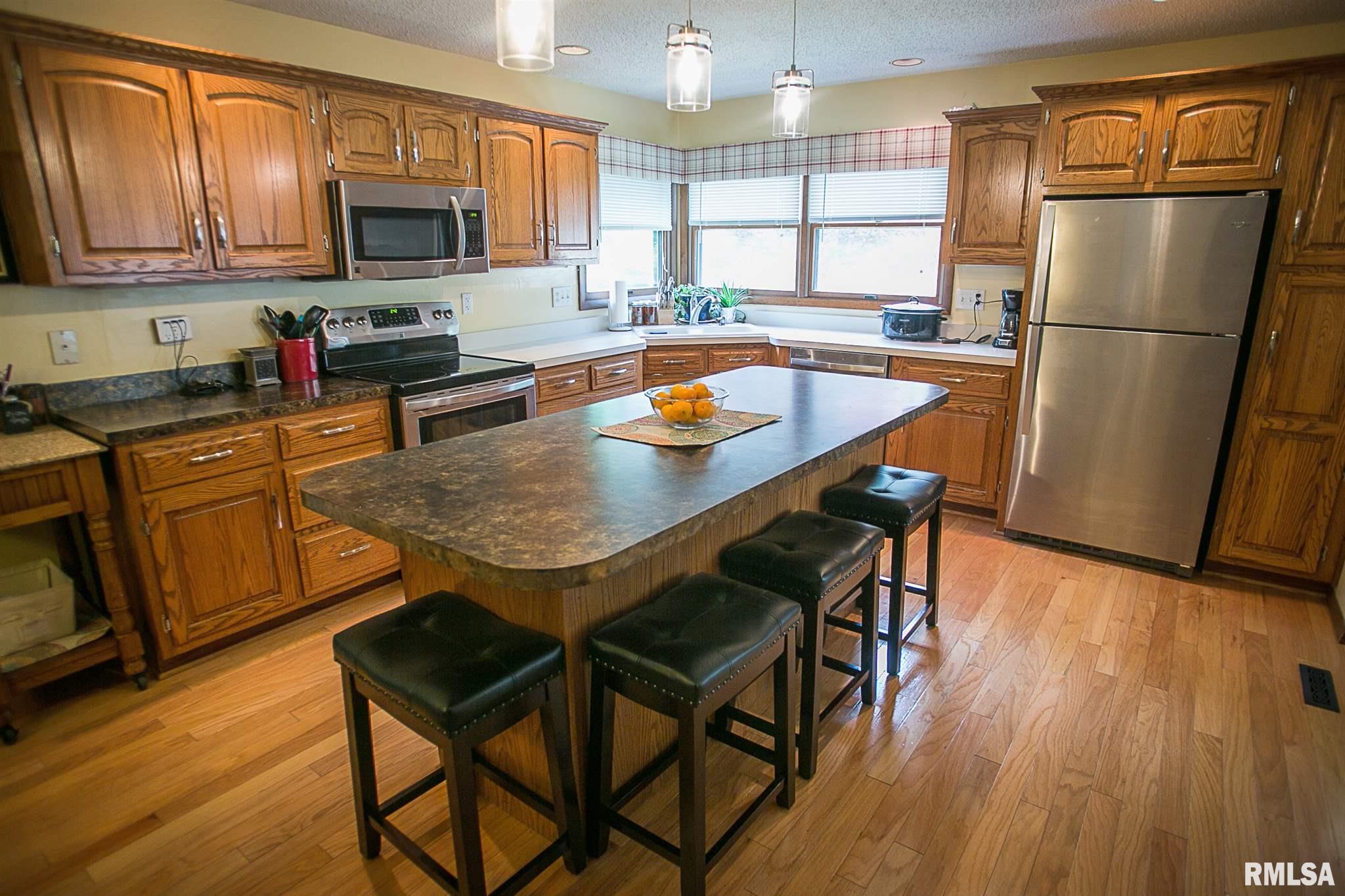 137 Basswood Road Springfield, IL 62712 - Photo 5 of 24