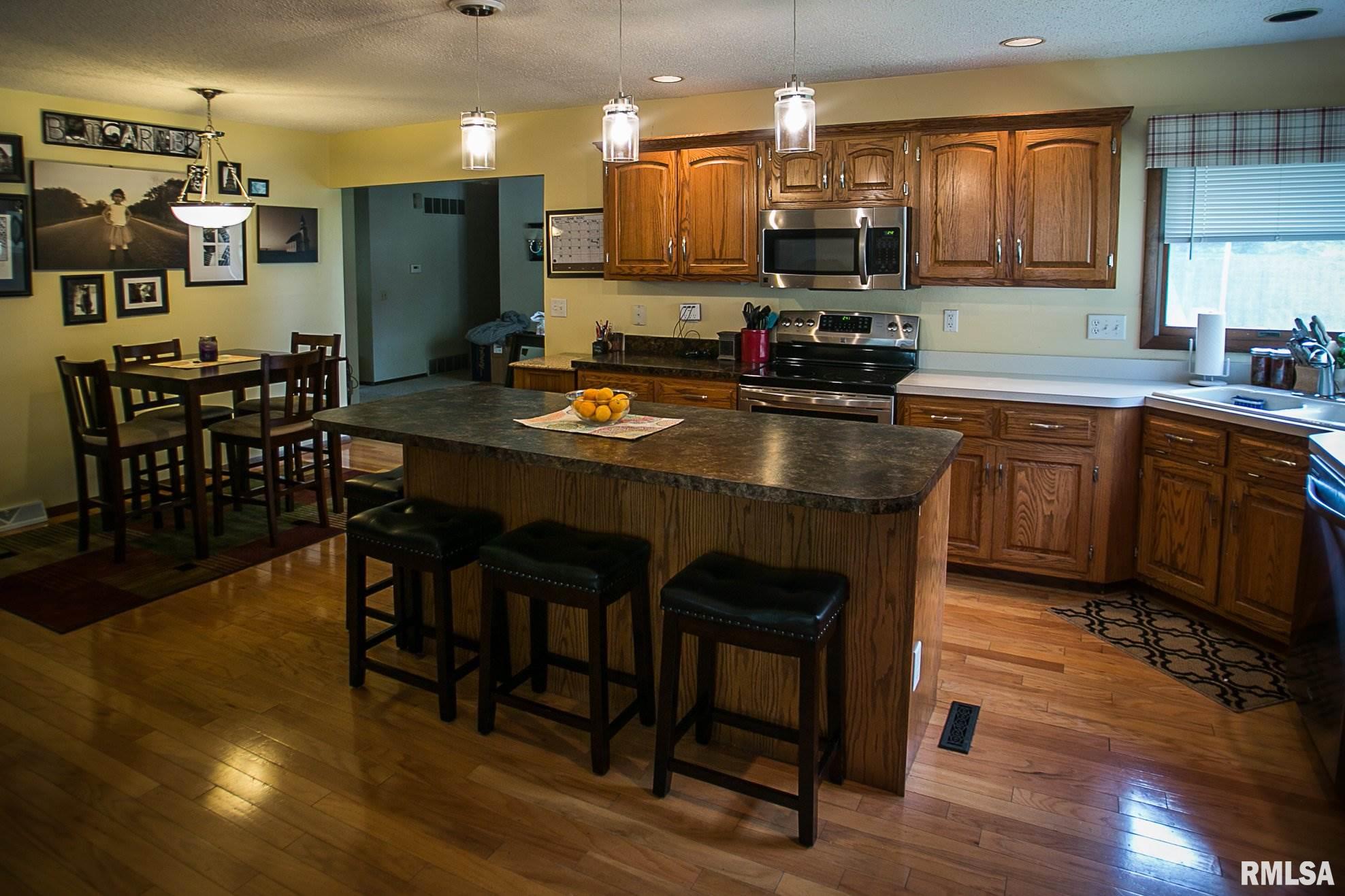 137 Basswood Road Springfield, IL 62712 - Photo 6 of 24