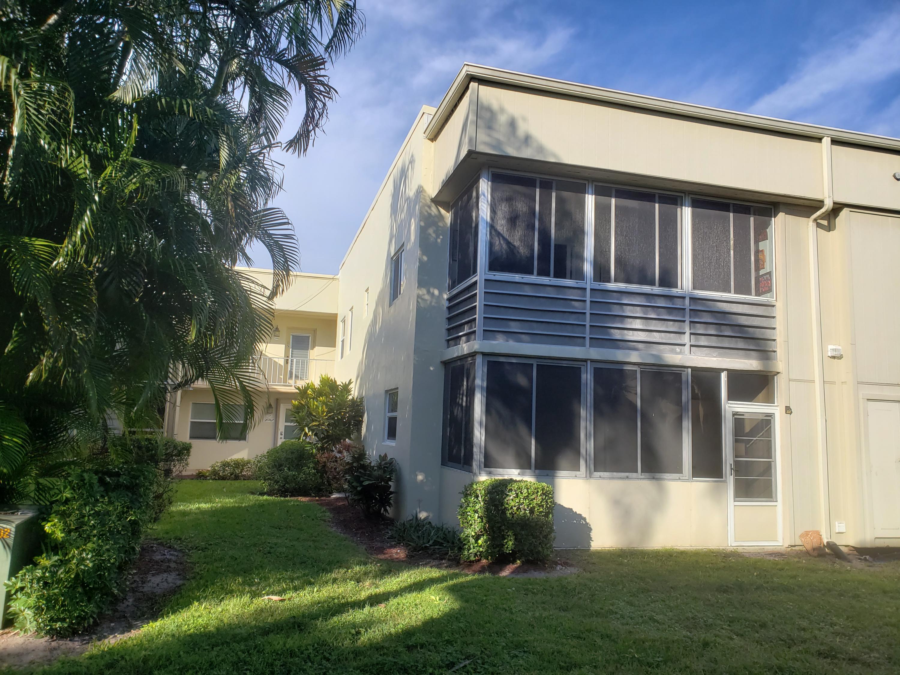 Back side enclosed lanai