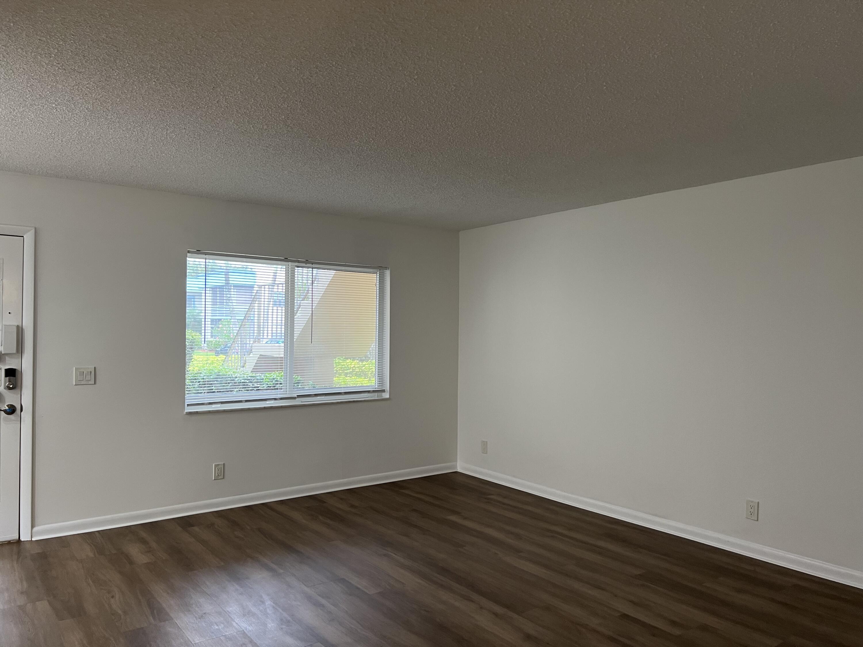 874 Flanders South Delray Beach, FL 33484 - Photo 5 of 48 IMG_7917