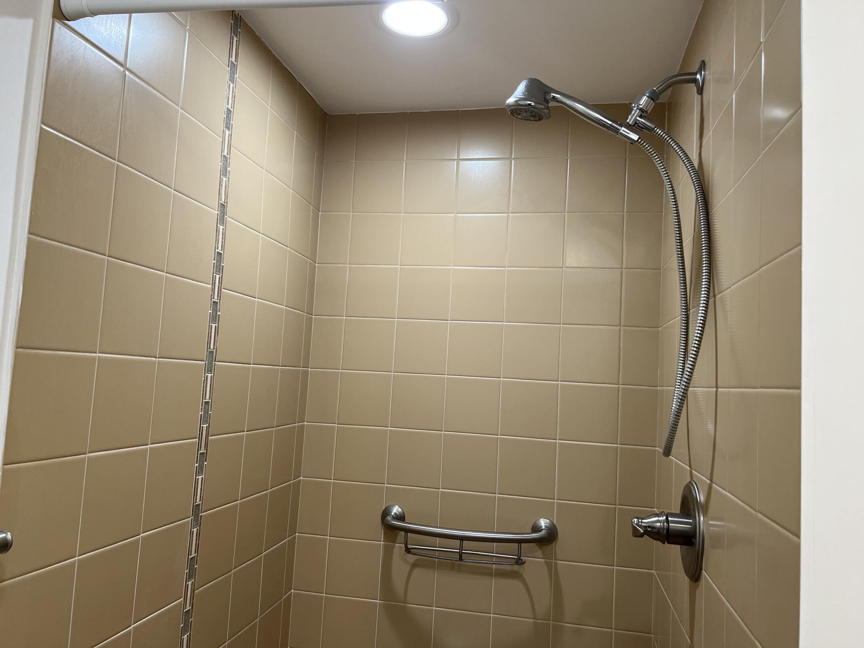 874 Flanders South Delray Beach, FL 33484 - Photo 9 of 48 IMG_7908