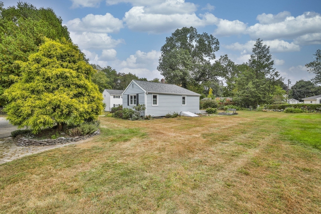 32 Silver Hill Road Maynard, MA 01754 - Photo 7 of 34