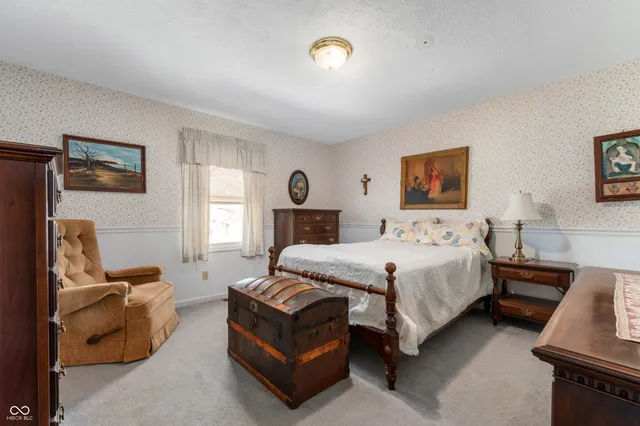 $324,900 | 104 West Hillsboro Drive, Pendleton, IN 46064