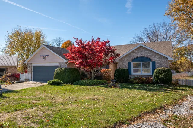 $324,900 | 104 West Hillsboro Drive, Pendleton, IN 46064